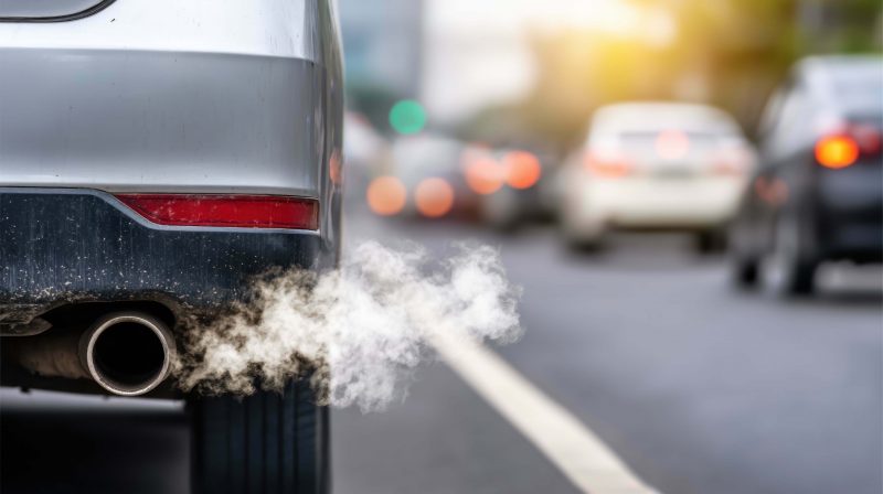 car releasing smogs