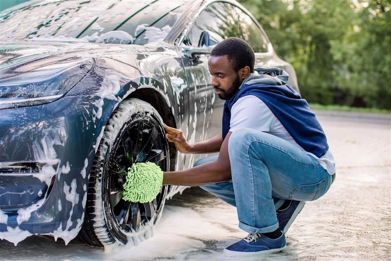 Washing car